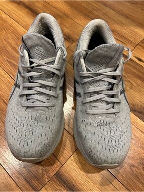 Asics Gel nimbus 24 Light Gray Athletic Sneakers Size 10
